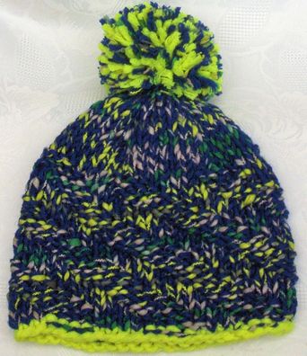 gestrickte Kinder-Bommel-Mütze - Kopfumfang 42-46cm