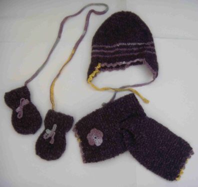 Babyset - Mütze, Steckschal und Handschuhe - violett