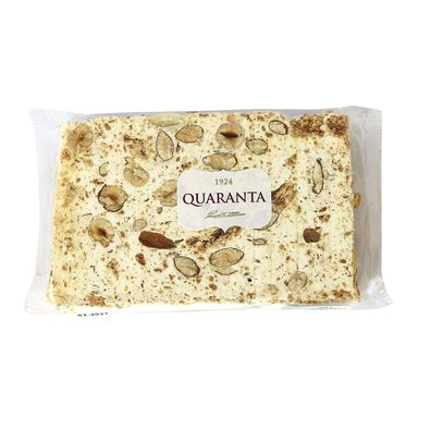 Italienisches Weichnougat mit Amaretti-Keksen