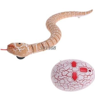 Neuheit Fernbedienung Schlange Rattlesnake Tier Trick Erschreckend Unfug Spielzeug
