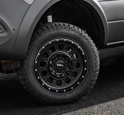 Komplettrad für TGE Camper Grabber AT3 255/55 18 120R Twin Monotube Felge schwarz
