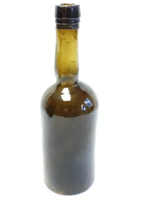 Alte Glasflasche ohne Markierung