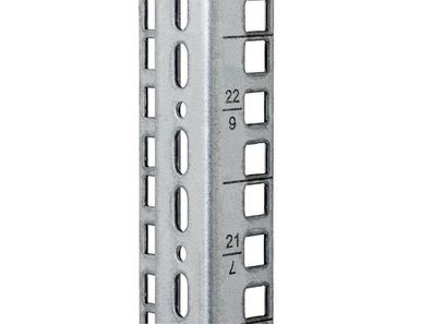 Triton Vertikale Schiene 22U