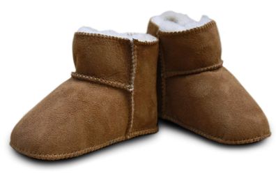 Heitmann Felle Paar Baby-Lammfellschuhe, Farbe Camel mit Klettverschluss, Größe