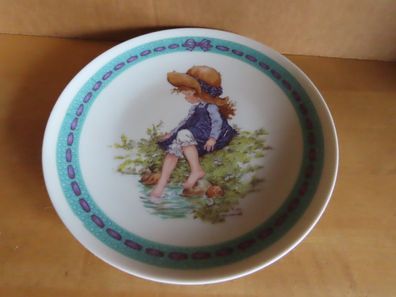 Sammelteller Zierteller Mädchen am Bach blaues Kleid Sarah Kay Valentine Reutter