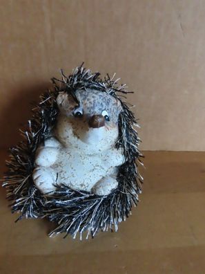 Figur Igel Stoff Stachel Körper Keramik Rückenlage Brauns-Heitmann