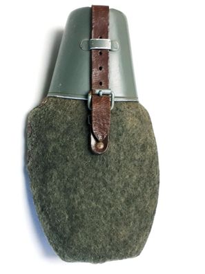 Feldflasche mit Filzbezug