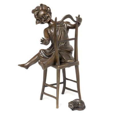 Bronzefigur Mädchen auf Stuhl mit Katze 22 cm hoch aus echter Bronze detailreich
