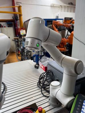 Elite ROBOTS Cobot EC63 komplett ca. 7392 Betriebsstunden