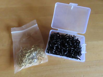kleine Schraubhaken in schwarz und goldfarben Öse 0,8cm / /nzahl ?