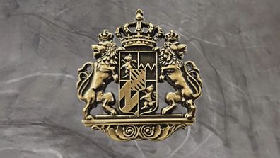 Pin Bayern Wappen mit Löwen Freistaat - 3 x 3,5 cm