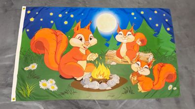 Fahne Flagge Eichhörnchen am Lagerfeuer - Camping - 90 x 150 cm