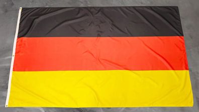 Fahne Flagge Deutschland XXL DICKE Qualität MIT 3 ÖSEN - 150 x 250 cm