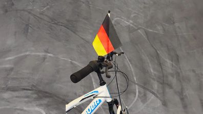 Fahne Flagge Deutschland mit Fahrrad Halter Fahrradflagge - ca 16 x 21 cm