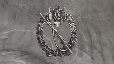 Pin Infanterie Sturmabzeichen - 2,5 x 3 cm