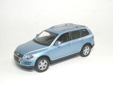 VW Touareg (Arctic blue silver) 2006
