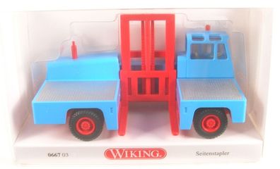 Seitenstapler (hellblau/rot) 1:87 Wiking