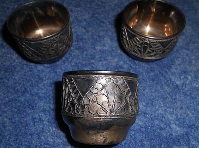 3 alte Näpfe gestempelt ommet -Silberauflage