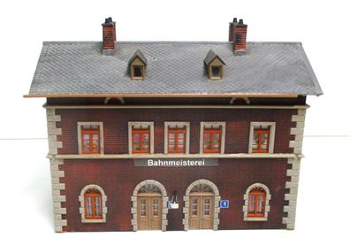 Spur H0 Bahnmeisterei Langenthal beleuchtet Fertigmodell