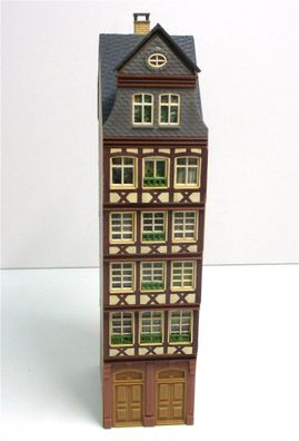 Spur H0 schmales Fachwerk-Zwischenhaus Fertigmodell