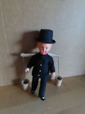 Reiseandenken Figur Puppe mit schwarzer Kleidung Wasserträger ca. 16,5 cm H