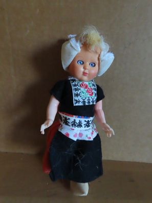 Figur Puppe mit weißer Haube Holzschuhe Reiseandenken ca. 17 cm H