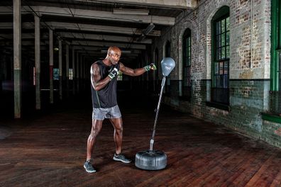 Everlast Box Punchingball mit Standfuß Standing Punch Bag EVH2260