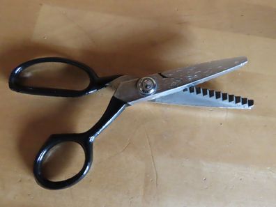 Zackenschere Handarbeitsschere Stoffschere ca. 18 cm L