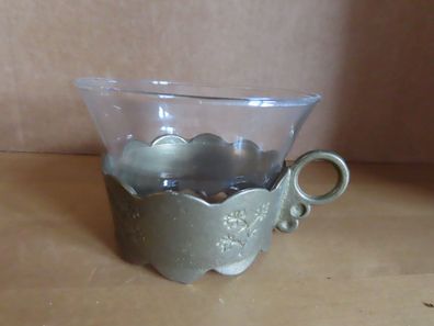 Teeglas mit Messinghalter Messing mit Blumenast gewellter Rand