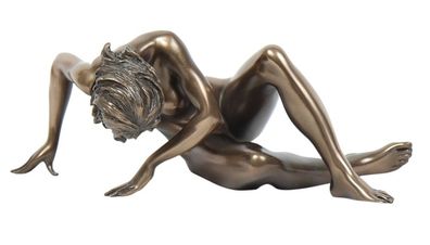 Dekofigur Frauenakt L 20 cm elegante Skulptur seitlich sitzende junge Frau Body Talk