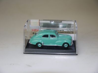1:87 Brekina 29050 Peugeot 203 grün, neu