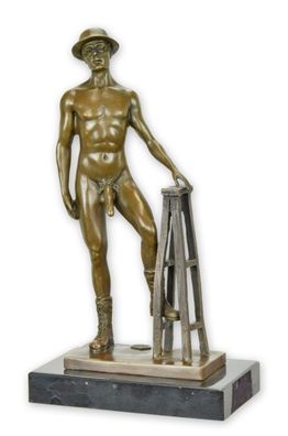 Eine Bronzeskulptur eines posierenden nackten Mannes Replikat Retro Design Dekoration