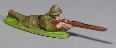Quiralu Aluminium Soldatefigur Soldat Brite? Franzose? 1. WK liegend schießend antik