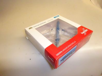 1:500 Herpa Wings 530460 Boeing 777-200 Vietnam Airlines, neuw./ovp