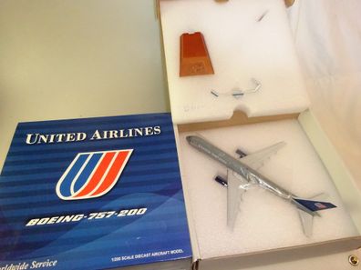 1:200 JCWings XX2799 Boeing 757-200 United Airlines Worldwide Service, neuw./ovp