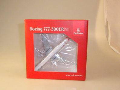 1:500 Herpa Wings 530880 Boeing 777-300ER HSV, neuw./ovp