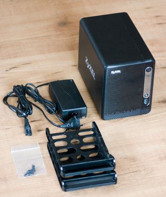 ZyXEL NSA325v2 Gehäuse / NSA 325 v 2 / RAID JBOD / USB 3.0 / NAS - TOP