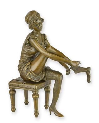Eine Bronzeskulptur einer Dame Replikat Retro Design Dekoration