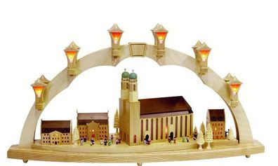 Richard Glaesser Schwibbogen Münchener Frauenkirche, elektrisch beleuchtet