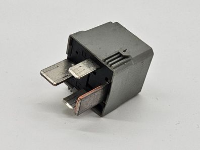 Mercedes W203 W204 W212 W639 W906 4-Pin Relais Grau Hella 12V A0025422619