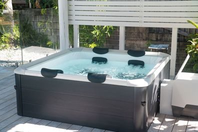 MSpa Whirlpool NEU OSLO AERO PLUS XXL 2026 inkl. App + Hydromassage - 180 cm