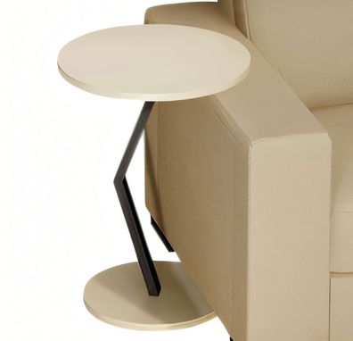 Beistelltisch aus Holz in Beige modern und stilvoll