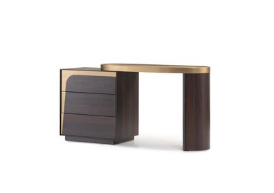 Eleganter brauner Schminktisch aus Holz mit Spiegel und modernem