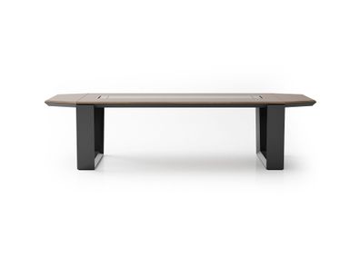 Konferenztisch Minimalismus, Gemütlichkeit und Strenge - die perfekte Balance