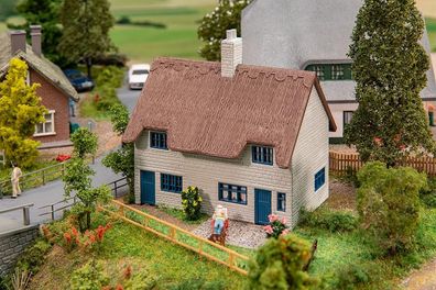 Faller H0 131322 Gebäude-Bausatz Wohnhaus mit Strohdach Ep. I 98 x 74 x 105 mm