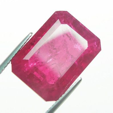 Pinker Madagascar Rubin Smarad Form 6 x 8 mm ca. 1,70 bis 1,80 Carat (R2210251)