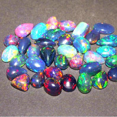 Mischlot multicolore Black Opale Cabochone (O22102142)