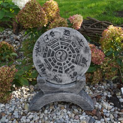 Chinesisches Stein Gartenhoroskop Schriftzeichen YIN YANG Steinguss frostfest