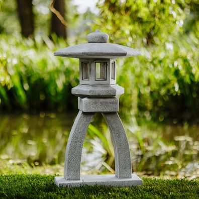 Große massive Kotoji Yukimi japanische Steinlaterne Lampe aus Steinguss frostfes