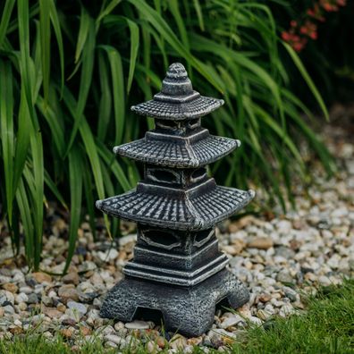 Massive japanische Steinlaterne Pagode Farbe antik Oki Gata Steinguss frostfest